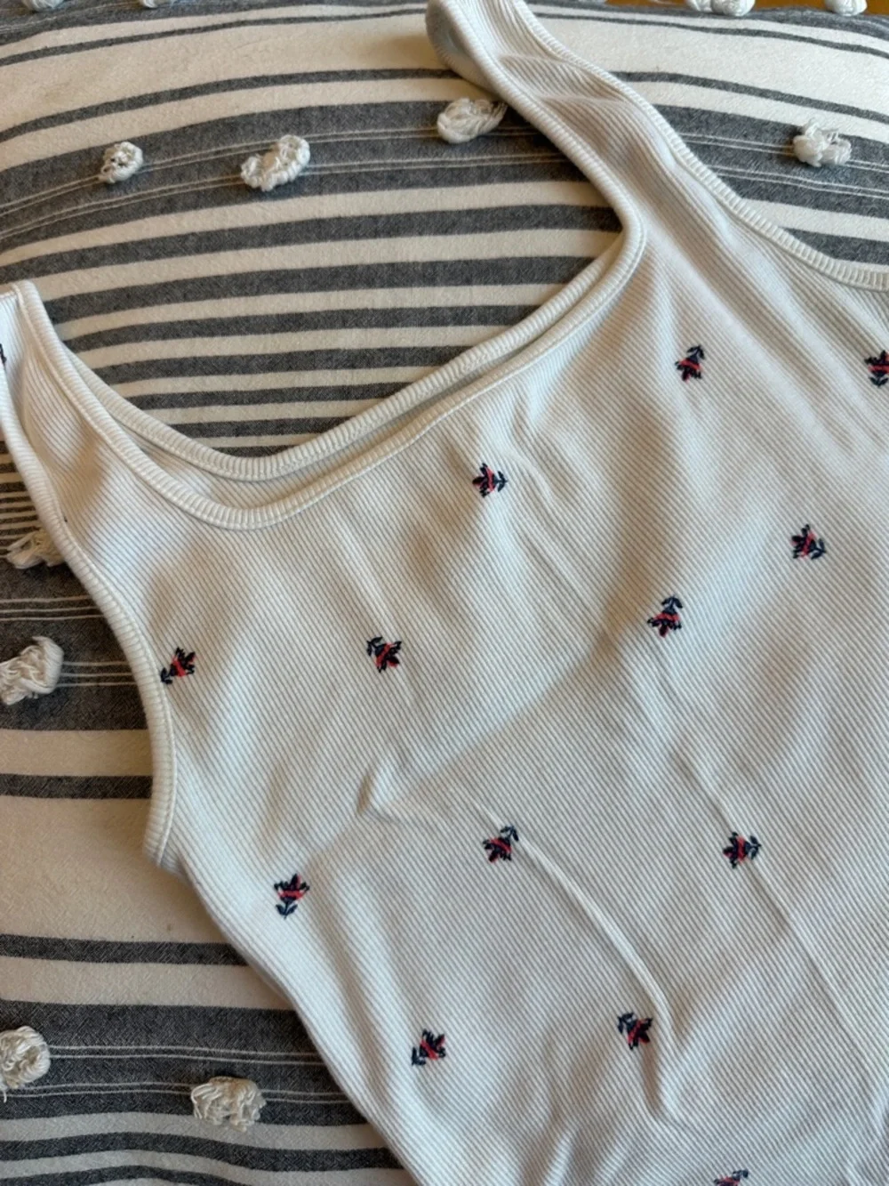 Old Navy Square Neck Tank - Picture 1 of 2